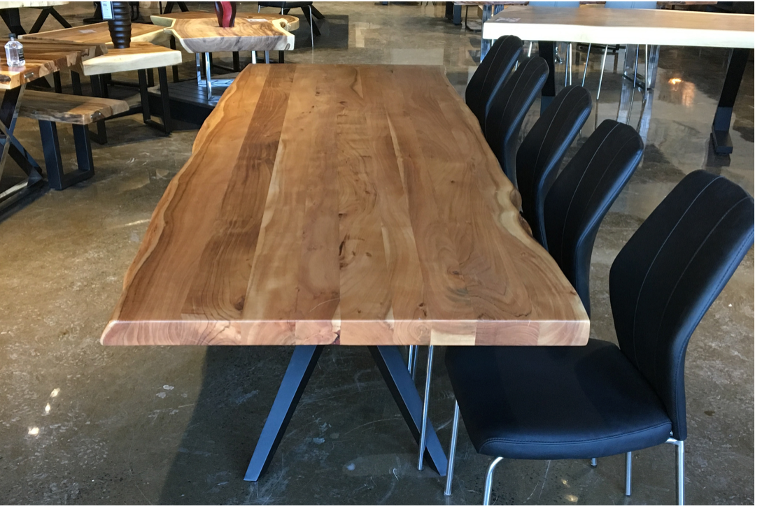 TABLE À MANGER