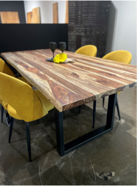 TABLE À MANGER