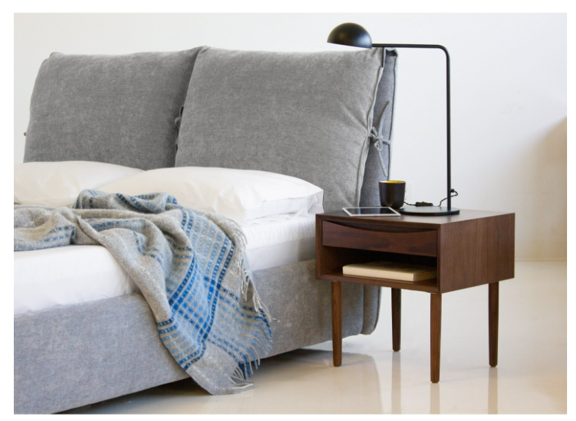 LIT QUEEN BED