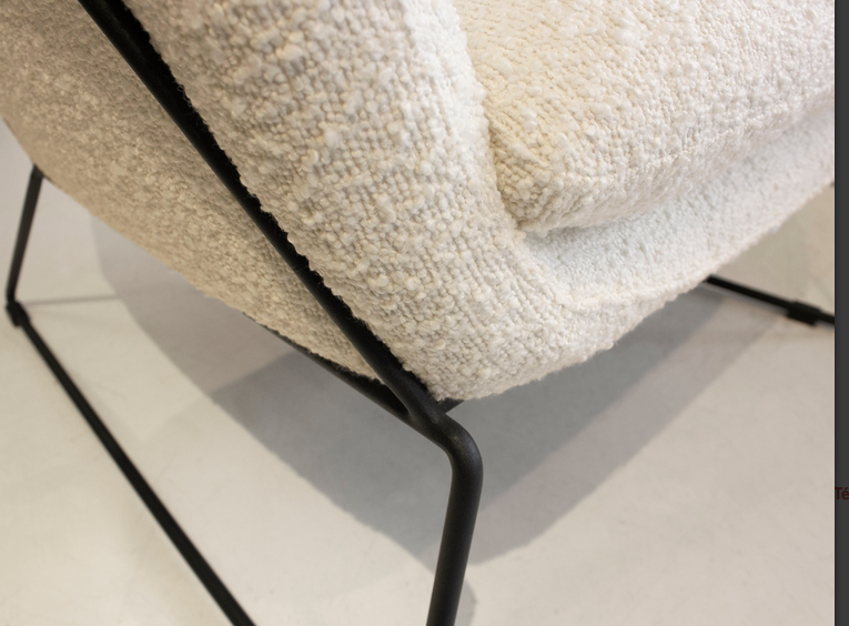 CHAISE CHAIR