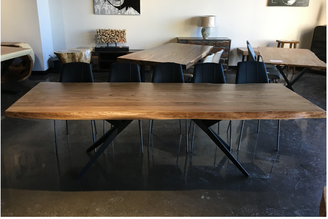 TABLE À MANGER