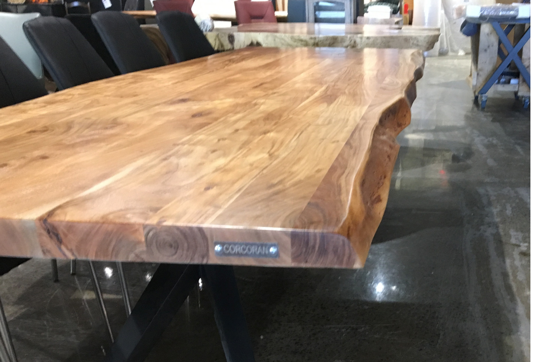 TABLE A MANGER