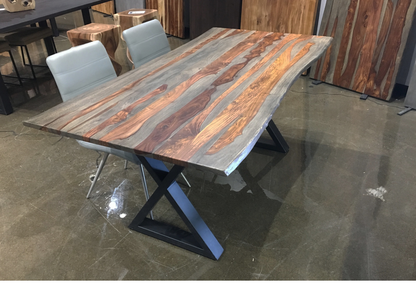 TABLE À MANGER