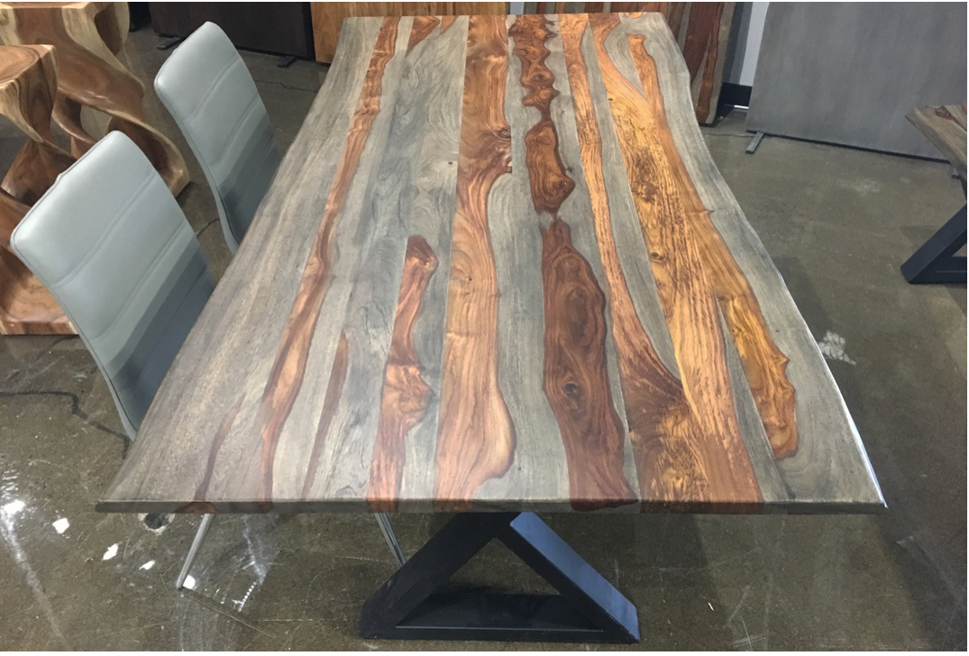 TABLE À MANGER