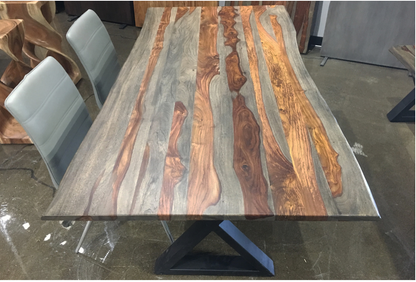 TABLE À MANGER