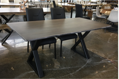 TABLE À MANGER