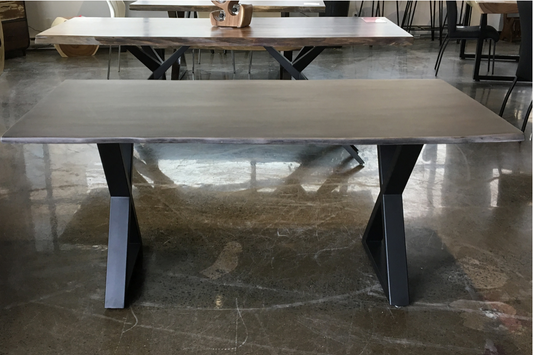 TABLE À MANGER