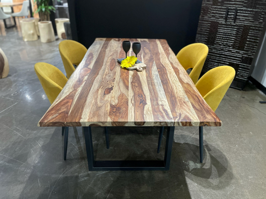 TABLE À MANGER