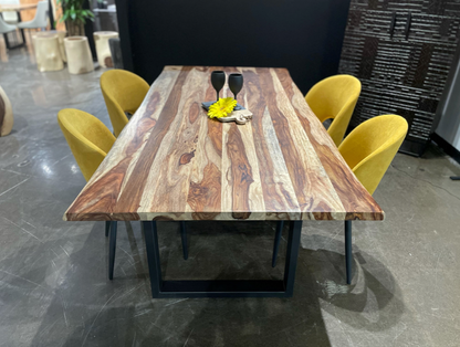 TABLE À MANGER