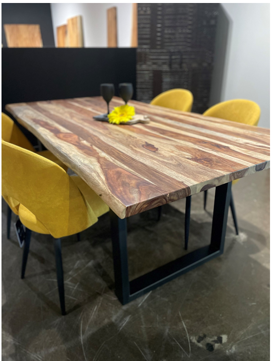 TABLE À MANGER