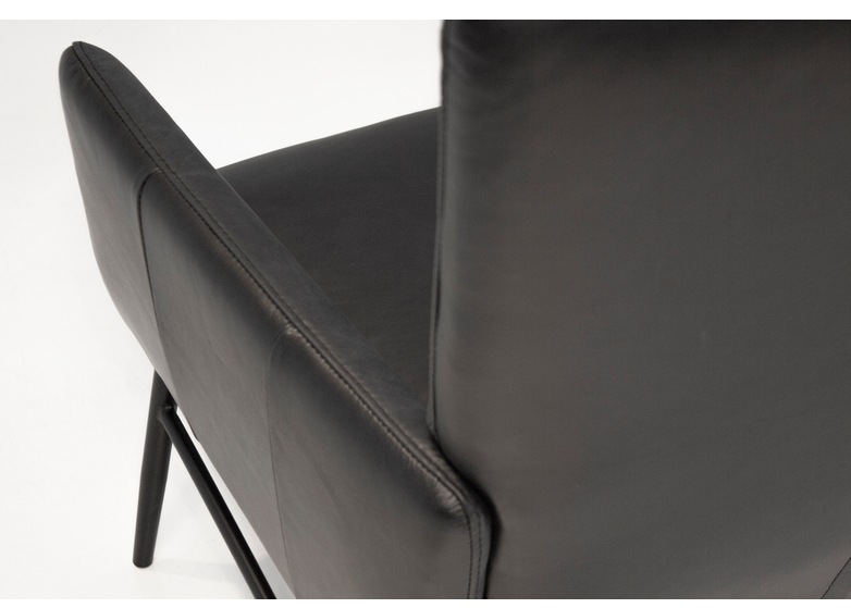 CHAISE LOUNGE CHAIR